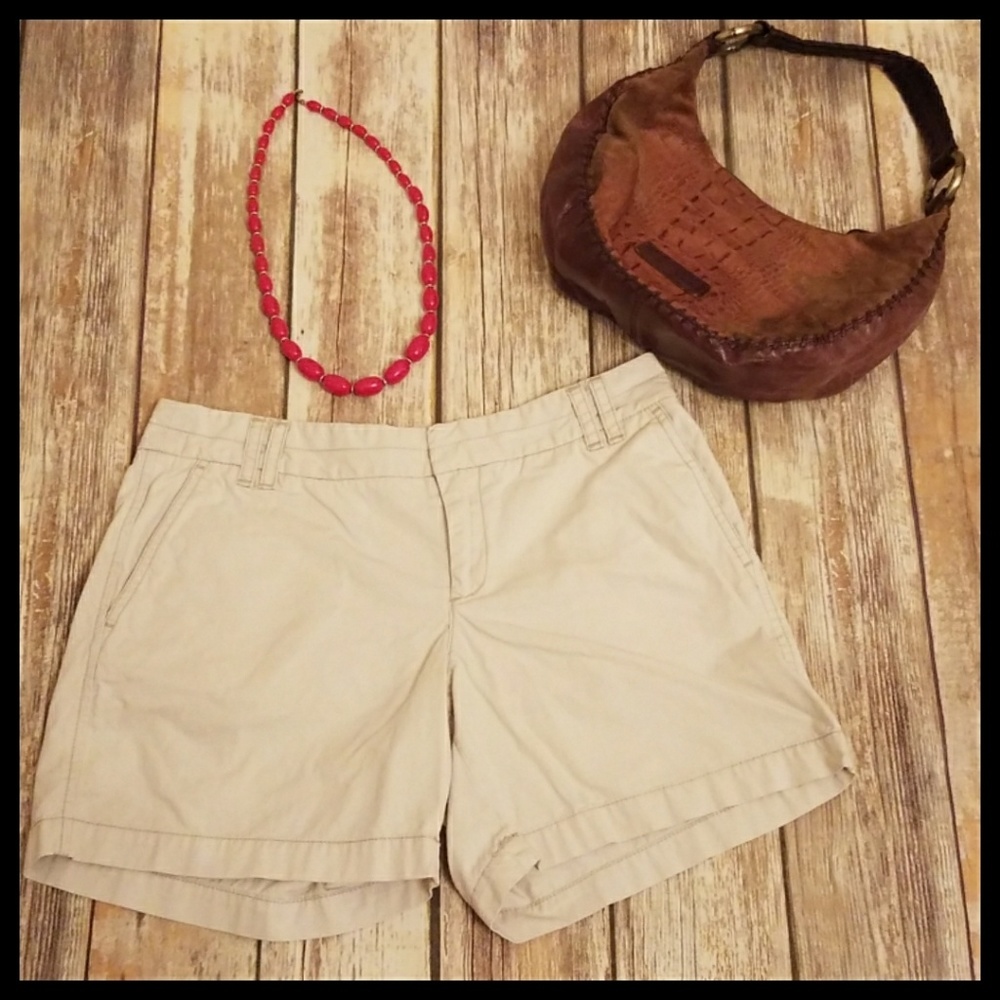 Ann Taylor LOFT Khaki Shorts sz 6